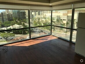 Building Photo - 1750 Kalakaua Ave