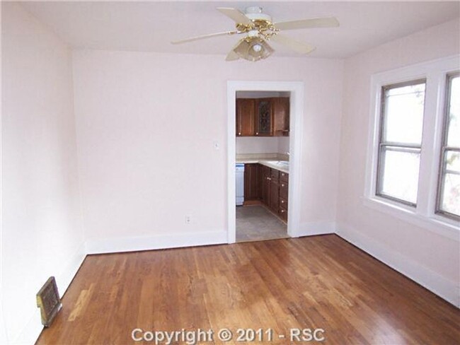 Building Photo - Cute 2 bedroom home in Patty Jewett Golf c...