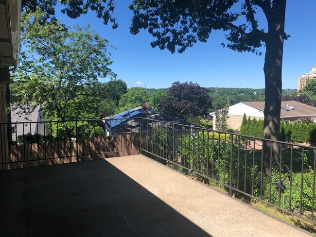 Foto del edificio - 76 Perry Pl