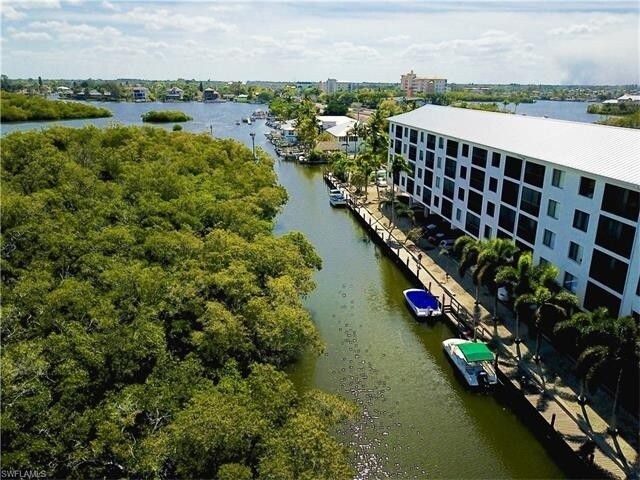 Foto del edificio - 5220 Bonita Beach Rd SW