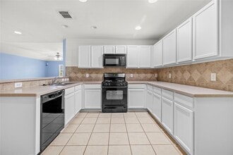 Building Photo - 5818 La Crema