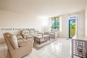 Primary Photo - 10185 Collins Ave