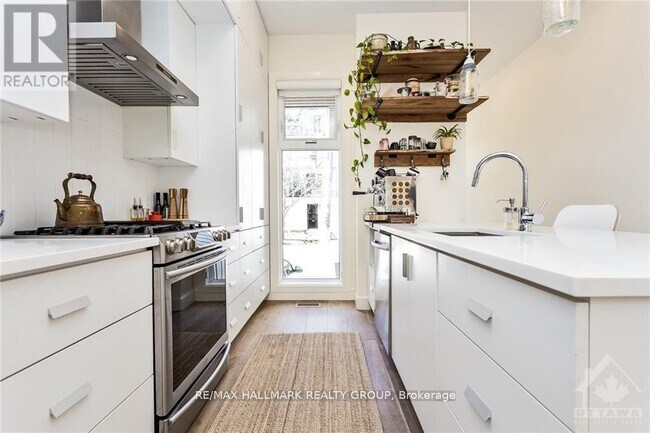 Photo du bâtiment - 103B Stirling Ave