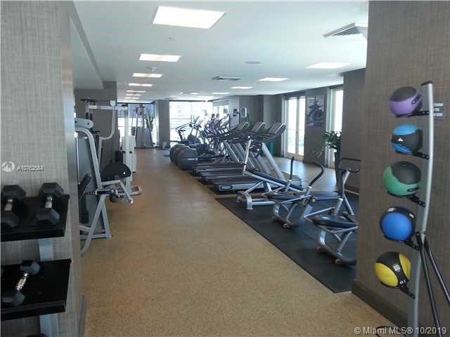 Building Photo - 950 Brickell Bay Dr