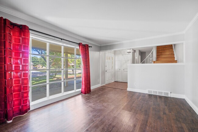 Foto del edificio - 3672 Carmel Dr