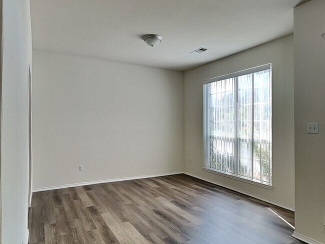 Foto del edificio - 8609 Fountainview Terrace