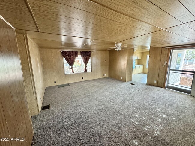 Building Photo - 620 S 93rd St