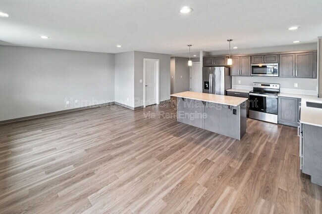 Foto del edificio - 1305 N Coach Dr