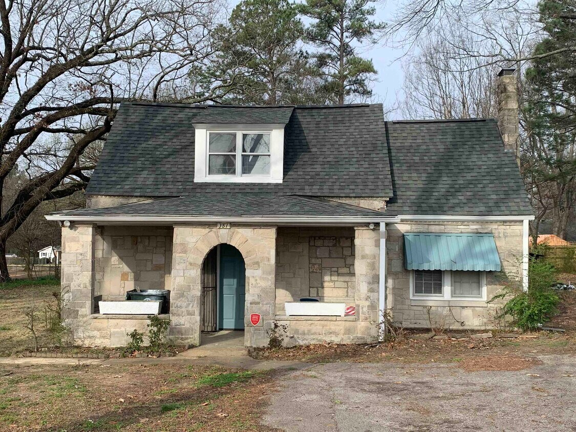 Primary Photo - 351 S Mt Pleasant Rd