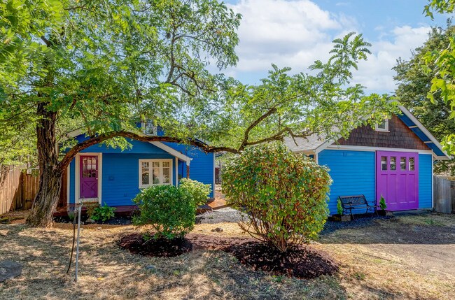 Building Photo - 680 W 27th Ave