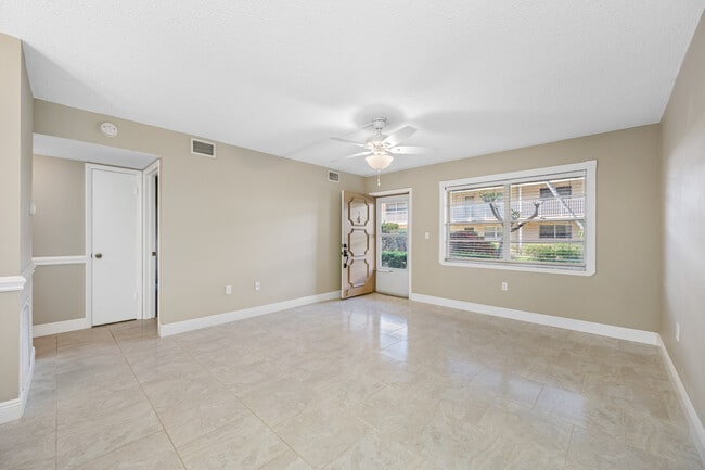 Building Photo - 10033 64th Ave N