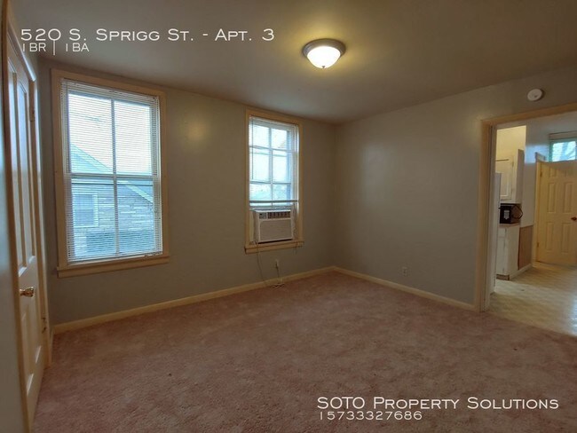 Building Photo - HUD Accepted, 1BD/1BA 2nd Floor Apartment