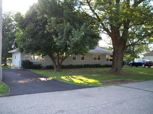 Building Photo - 2931 S Corbin St