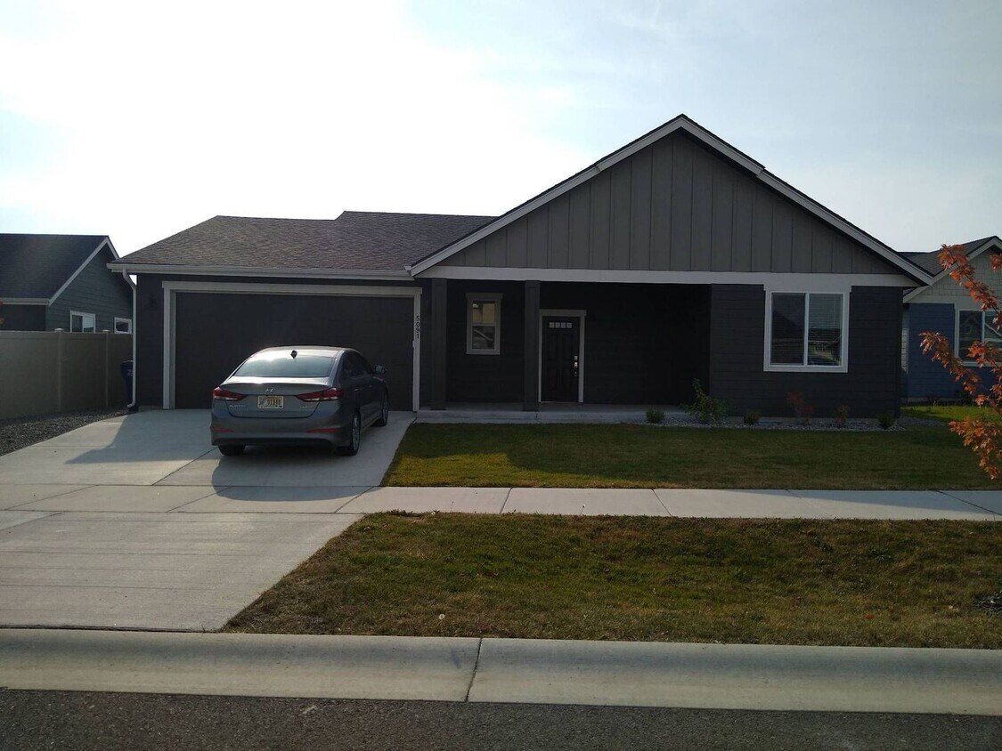 Foto principal - Beautiful 3-bedroom, 2-bath home at Woodbr...