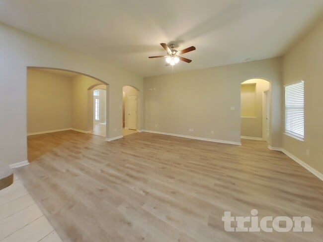 Building Photo - 207 Range Rd