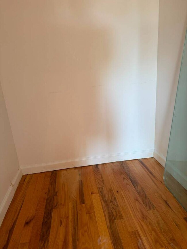 Foto del edificio - 4334 Baychester Ave