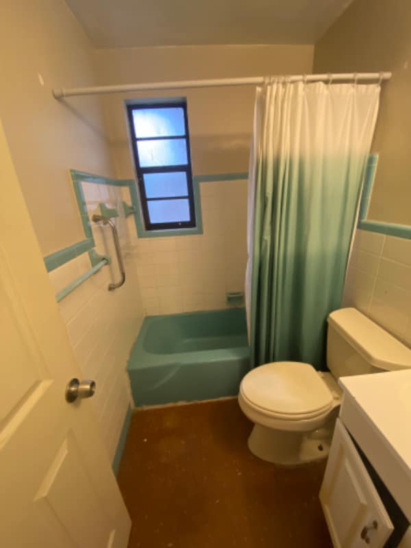 Building Photo - 652 South St