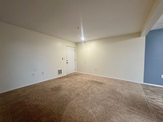 Foto del edificio - 2 Bed Apartment w/ Balcony in Seattle!