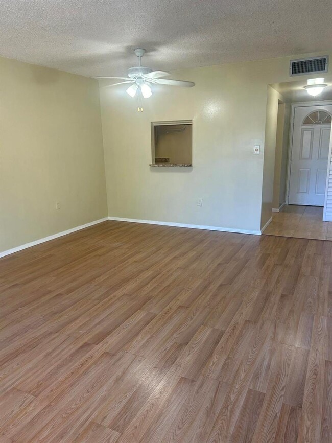 Building Photo - 4304 NW 9th Ave