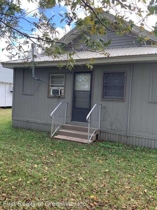 Building Photo - 3 br, 1 bath House - 110 Lucille St.