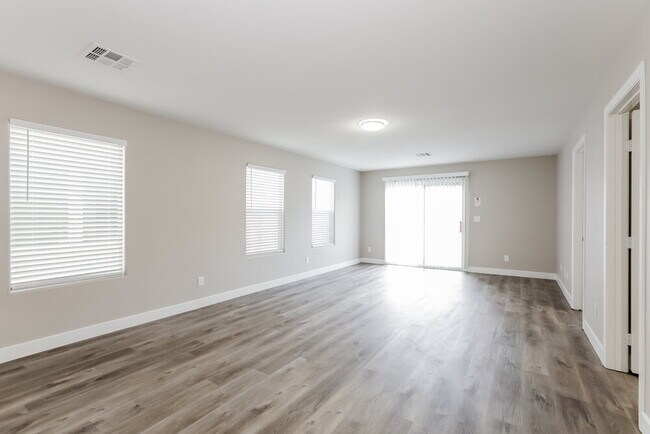 Foto del edificio - 6578 Holly River St