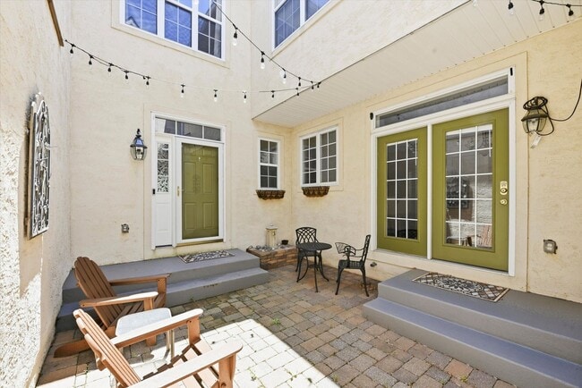 Building Photo - Luxury Furnished Townhome with Over 3,700 Sq Ft in West Chester School District