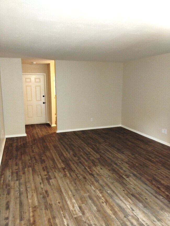 Foto del edificio - 160 Whitney Blvd