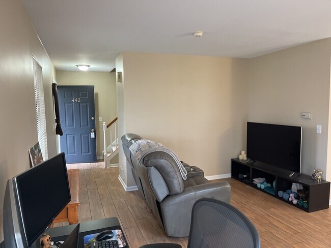 Foto del edificio - 442 Village Creek Dr