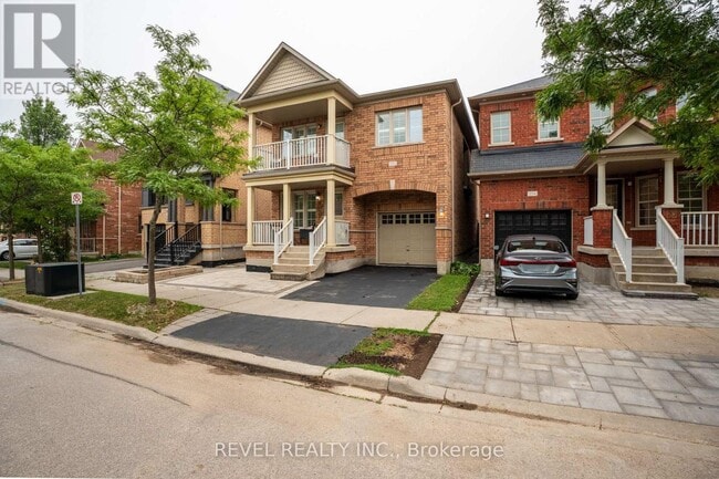 Building Photo - 256 Giddings Crescent