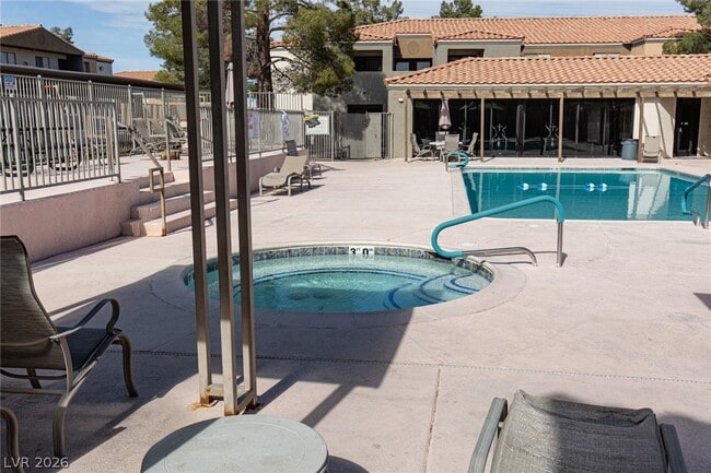 Building Photo - 3151 N Soaring Gulls Dr