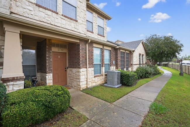 Building Photo - Charming 3BR Townhouse in Grand Prairie