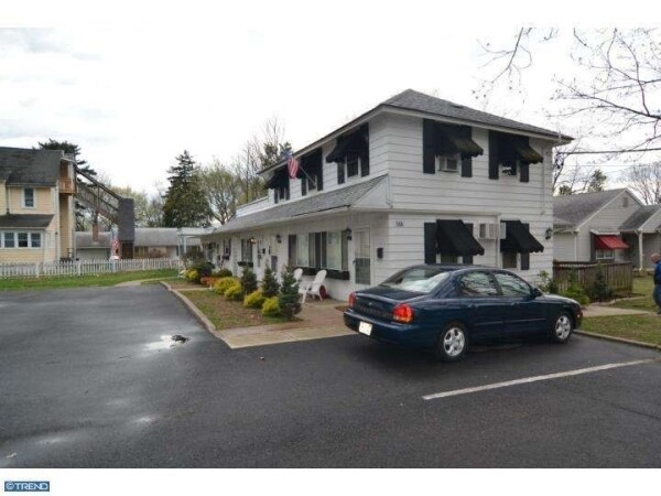 Primary Photo - 150 N Albertson Ave