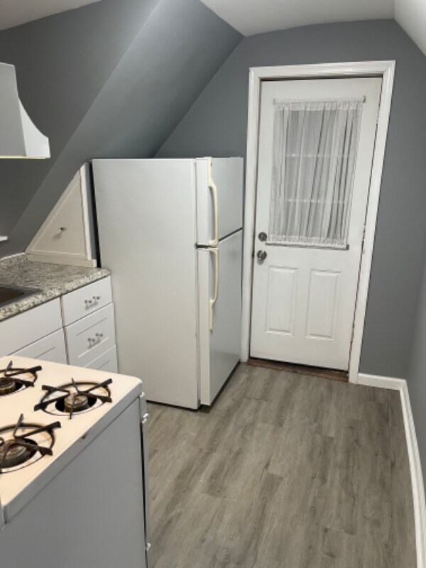 350 S Scott Ave Unit 3, Glenolden, PA 19036 Room for Rent in