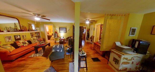 Building Photo - 3D Tour Available - Close to City Park + Garage Parking + Washer & Dryer! Available August 5th!