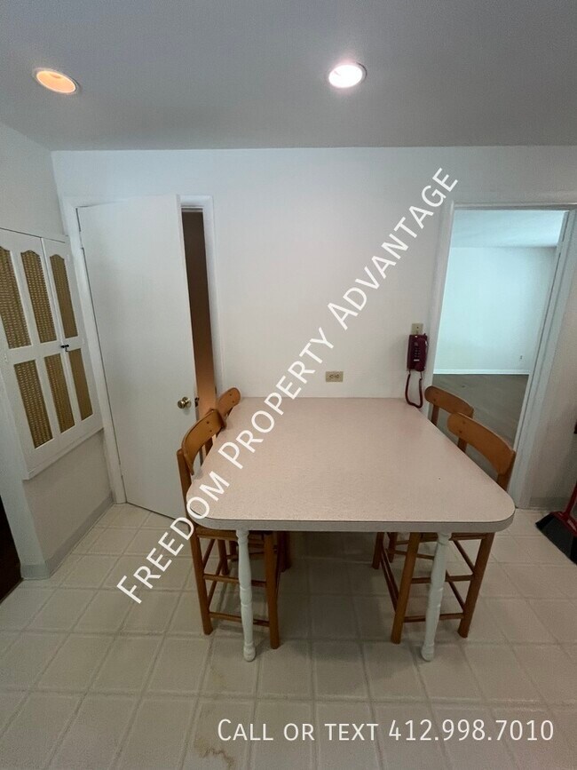 Foto del edificio - 49 Iroquois Dr