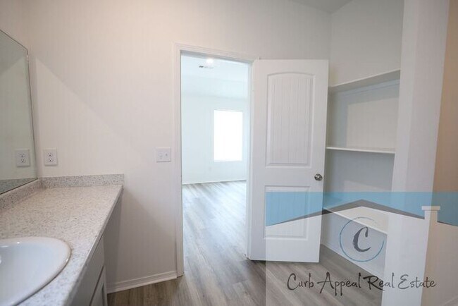 Foto del edificio - New construction in Jonesboro - beautiful 4 bed / 2 bath home - Valley View!!