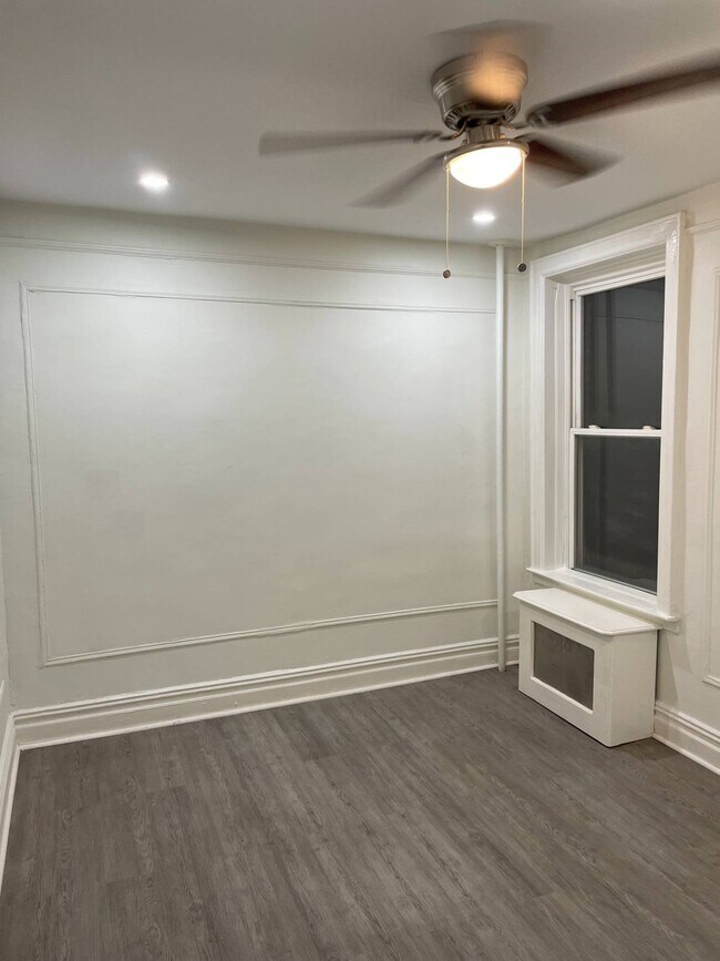 Foto del edificio - 909 Nostrand Ave.