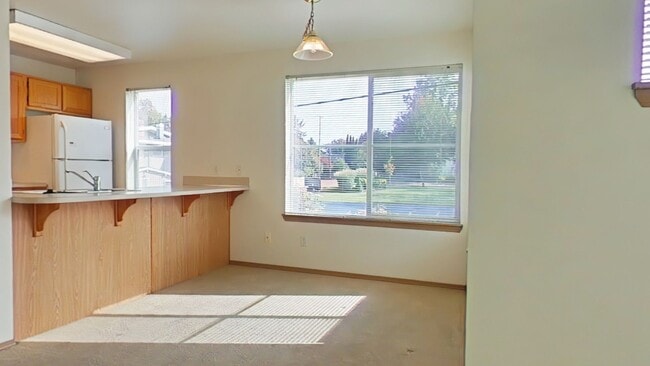 Building Photo - 1 Bedroom Apartment ~ Close to Campus