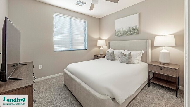 Building Photo - 402 W Lincoln St