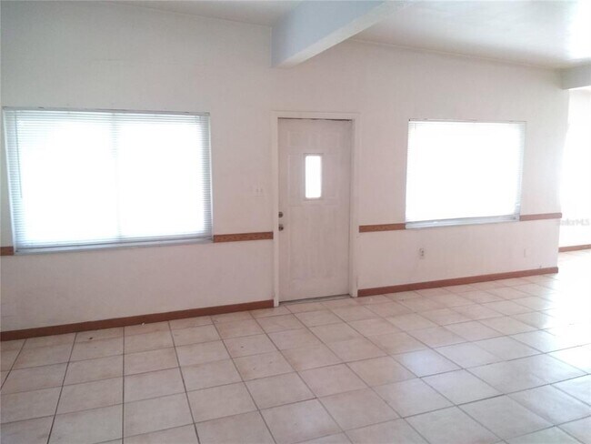 Foto del edificio - 5160 102nd Way N
