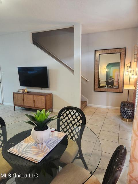 Foto del edificio - 1120 Century Oaks Dr