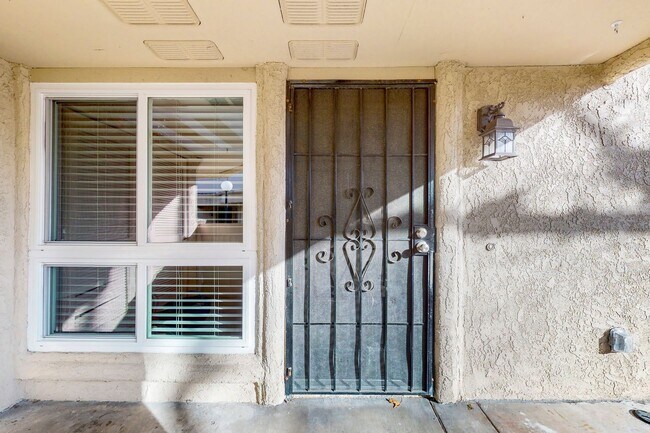 Foto del edificio - Great 2 Bedroom / 1 Bathroom Main-Level Un...