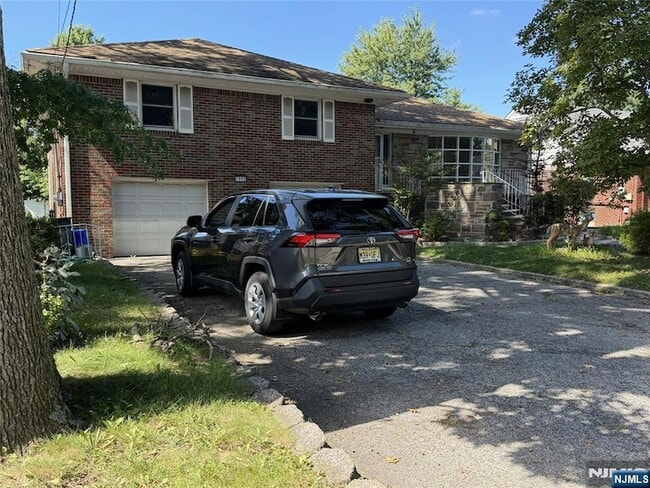 Photo - 1069 Palisade Avenue House