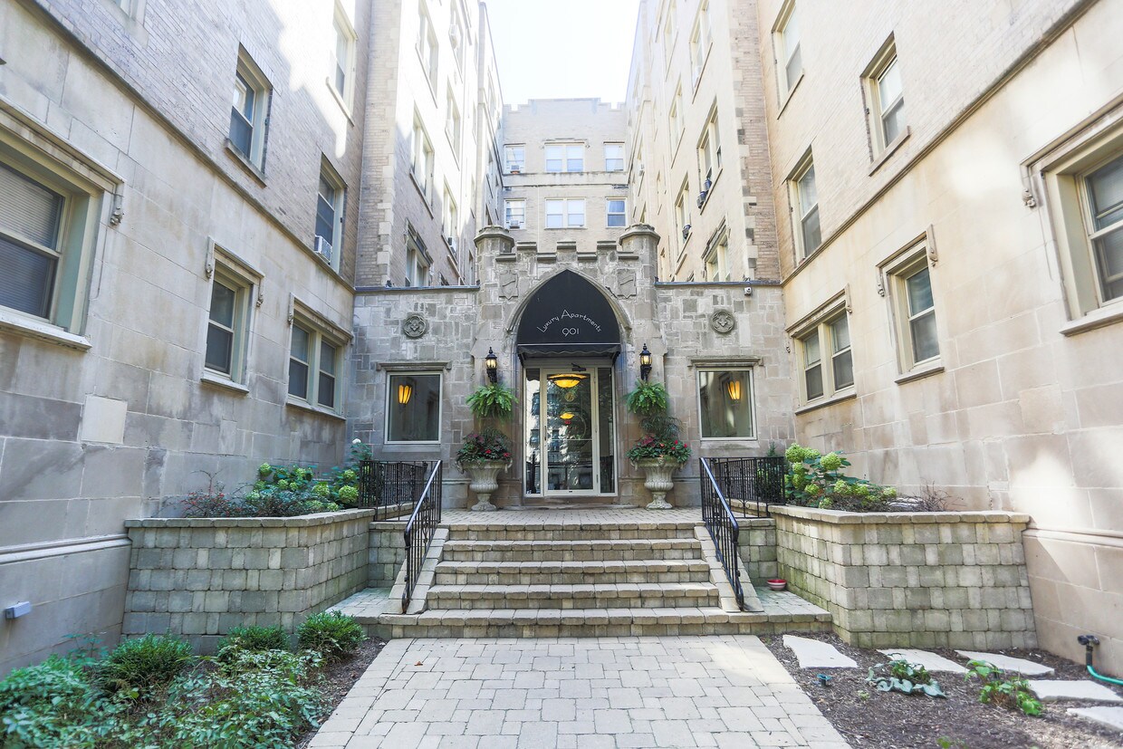 Foto principal - 900 W Argyle St