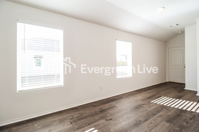 Building Photo - 25 Sourdough Crk Ln