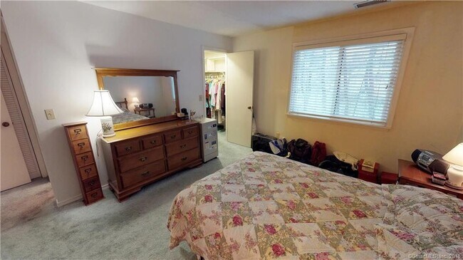 dormitorio - 168 Brittany Farms Rd