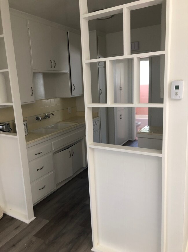 Building Photo - 696 Mira Monte Pl