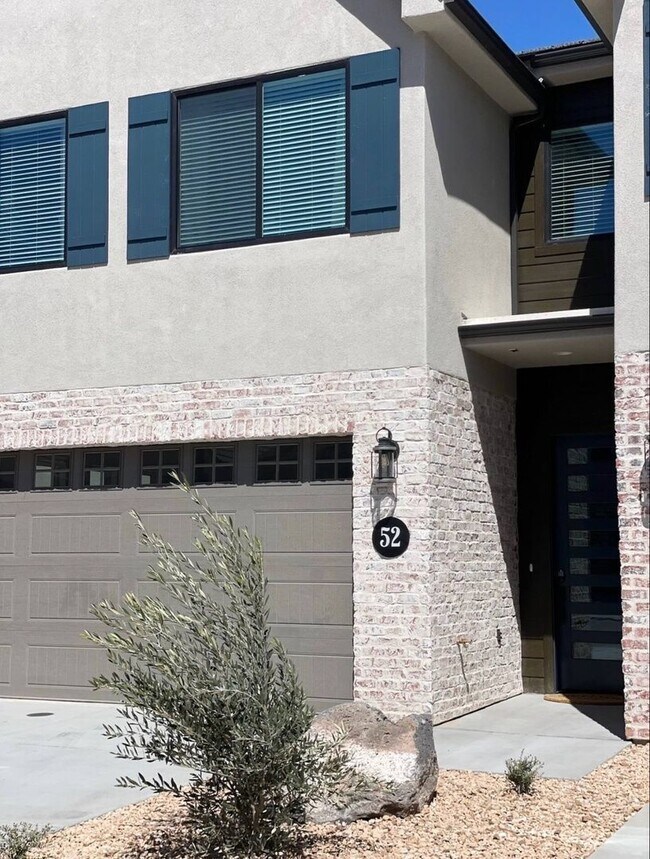 Building Photo - 960 Heritage Dr