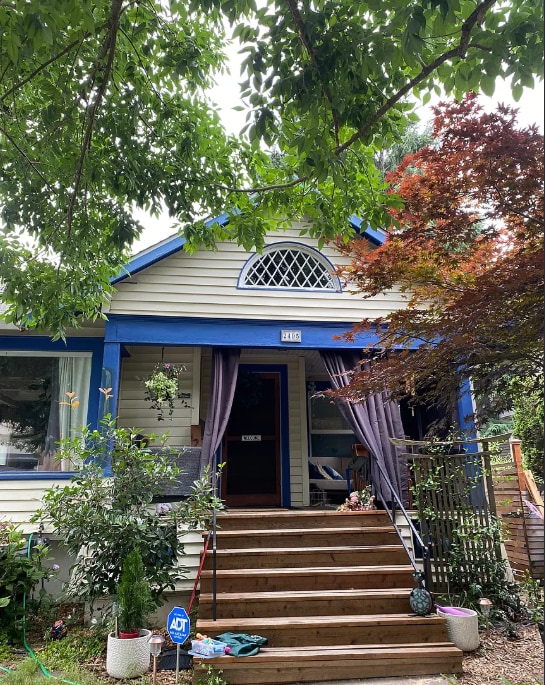 Building Photo - 2405 NE 49th Ave