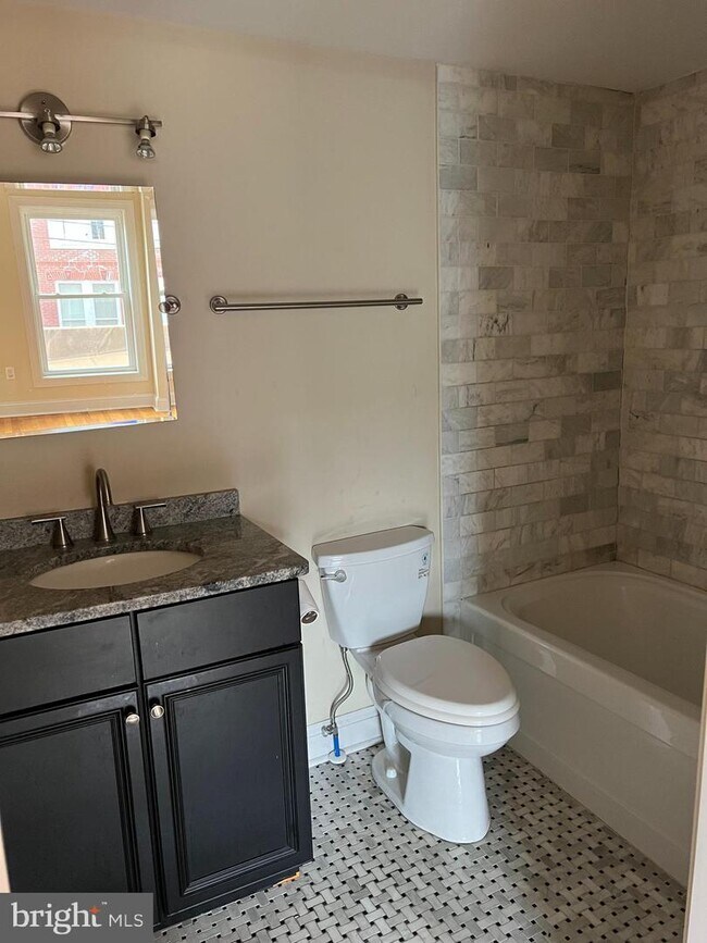 Building Photo - 312 High St